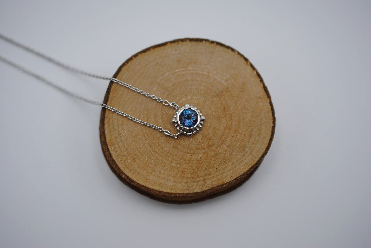 Alexandrite Necklace: Round Cut, Decorative Bezel, Cable Chain