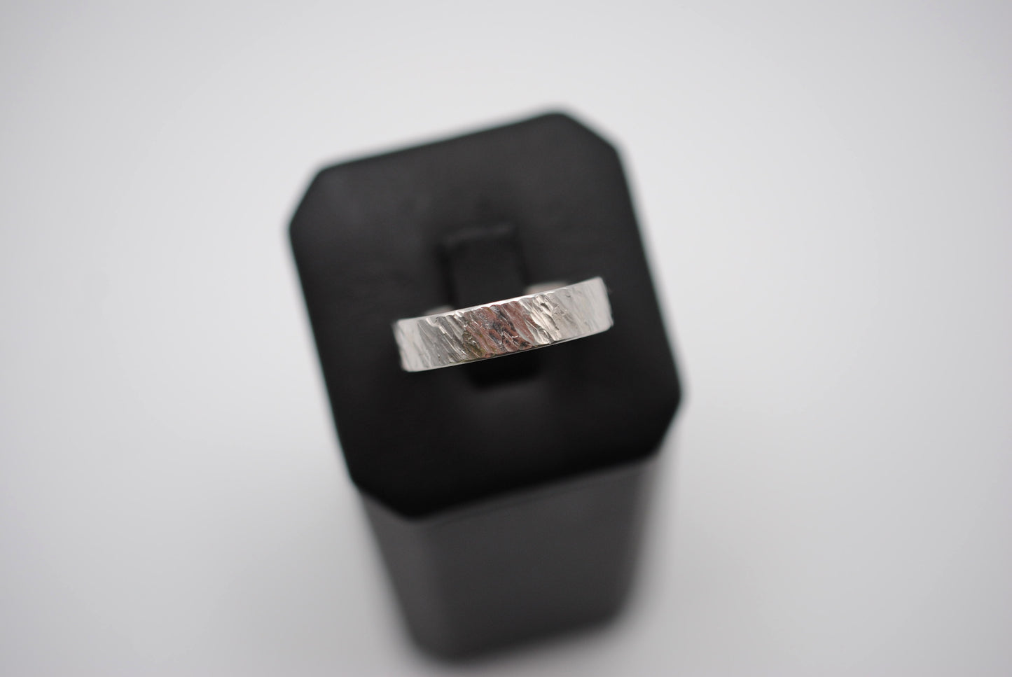 Ring Band: Bark Texture, White Gold, 5mm Width