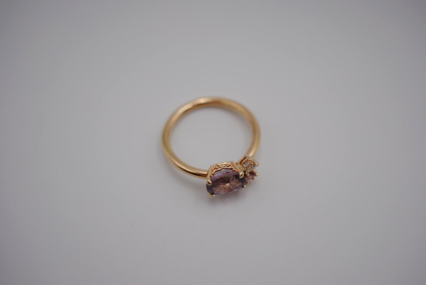 Sapphire Ring : Oval Cut, Diamond Cluster, 14K Yellow Gold