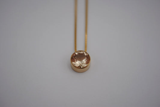 Oregon Sunstone in Yellow Gold Bezel Pendant Necklace on Rounded Box Chain