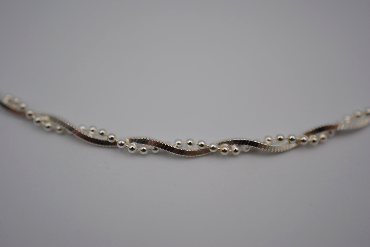 Twisted Box Snake and Ball Chain