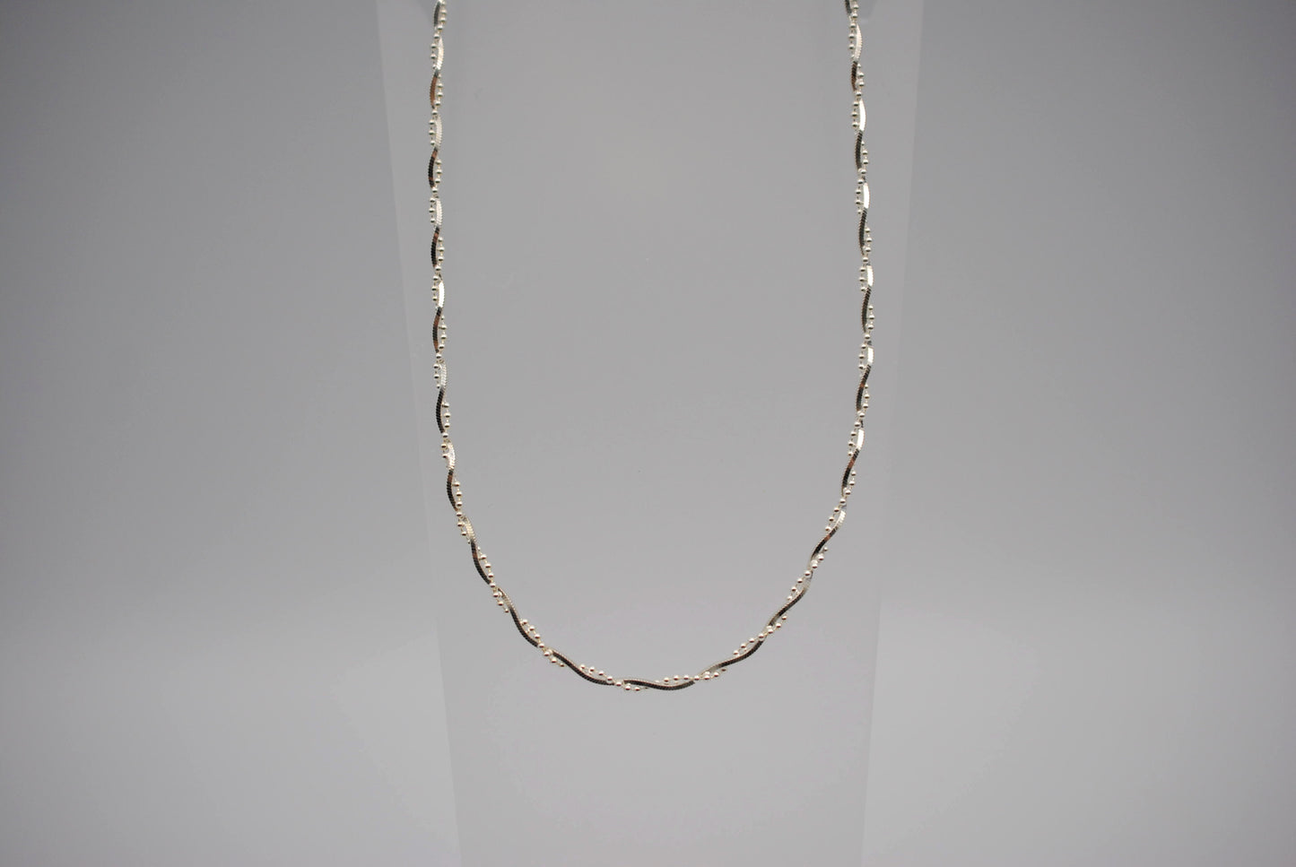 Twisted Box Snake and Ball Chain