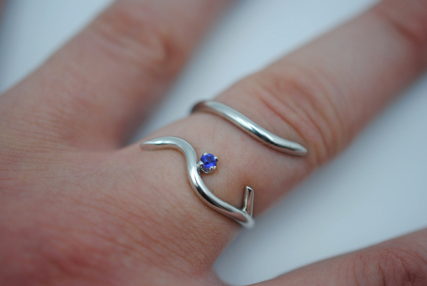 Vine Rhodium Roots Ring with Amethyst Gemstone