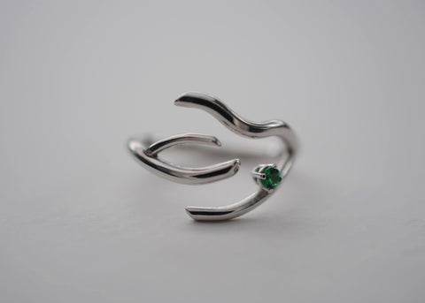 Branch Rhodium Thicker Roots Ring with Emerald Gemstone