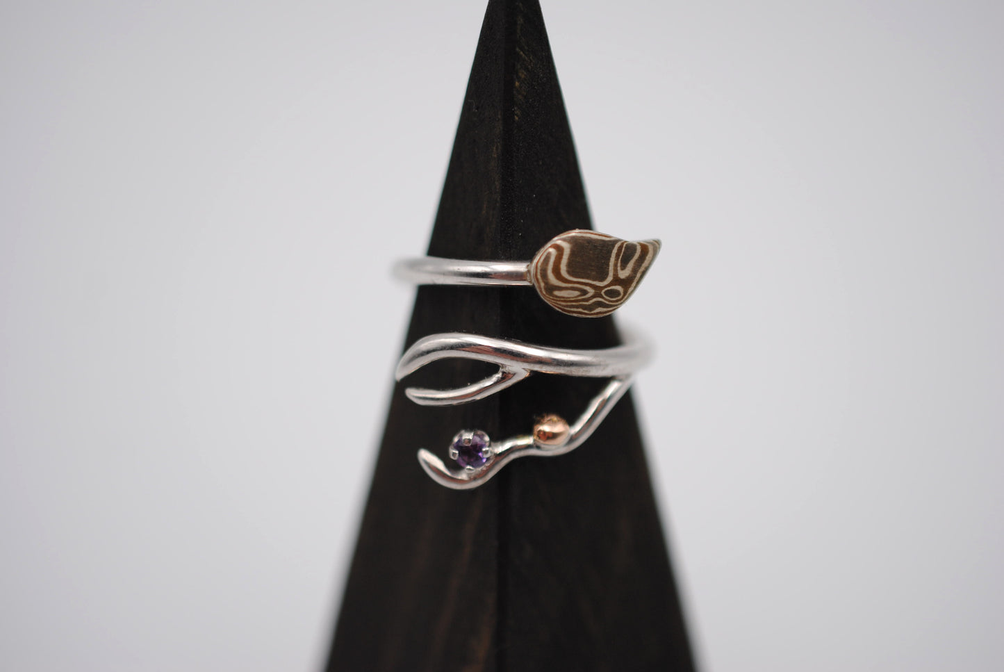Branching Mokume Leaf Rhodium Roots Ring with Amethyst Gemstone and Gold Accent