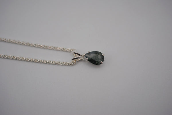 Moss Agate in Silver Setting Pendant Necklace on Wheat Chain