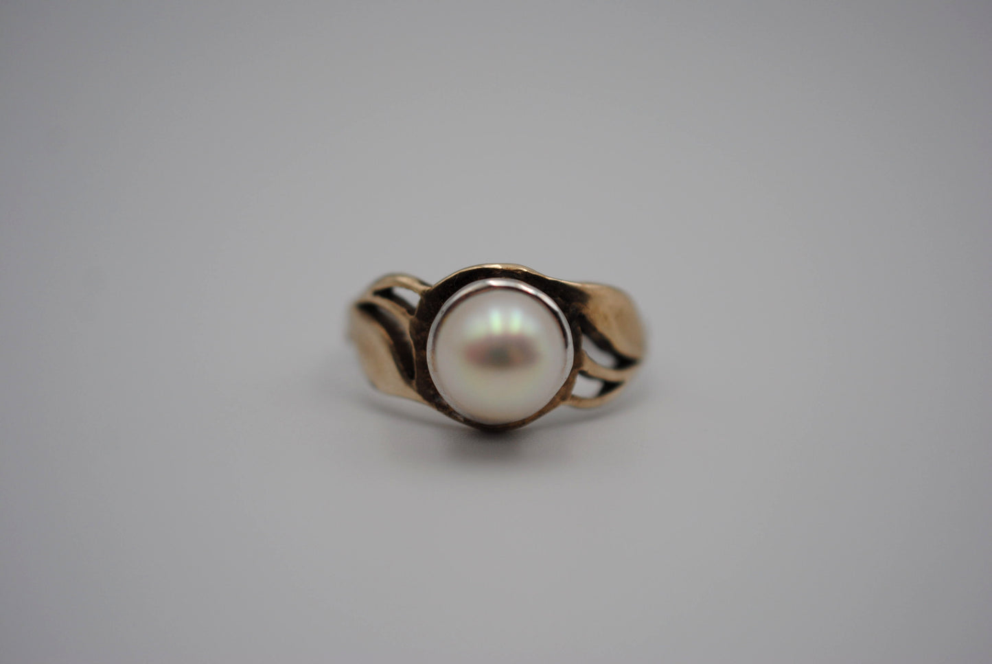 Two Tone Pearl Ring