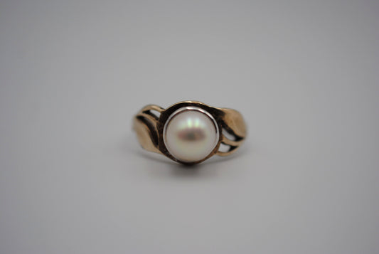 Two Tone Pearl Ring