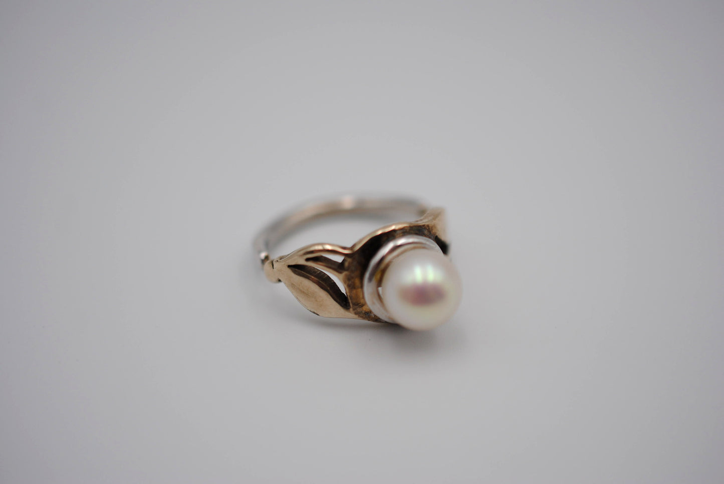 Two Tone Pearl Ring