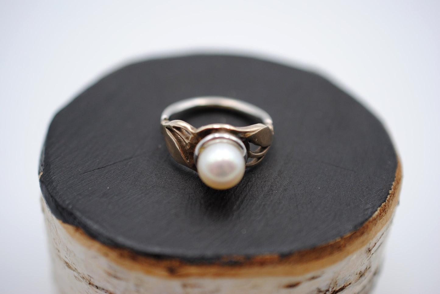 Two Tone Pearl Ring