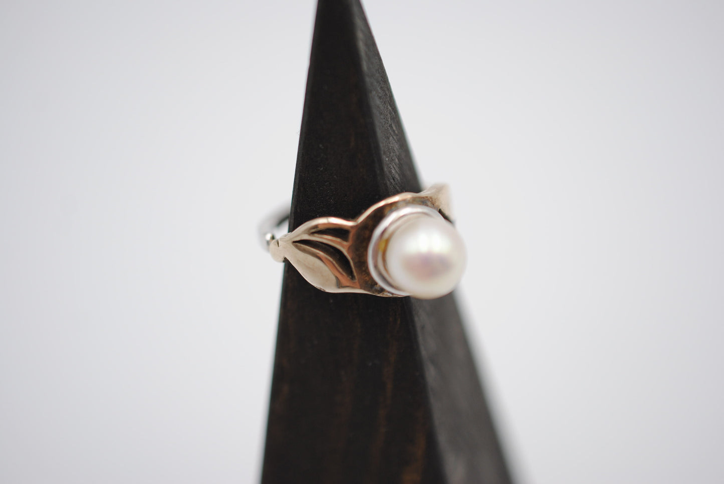 Two Tone Pearl Ring