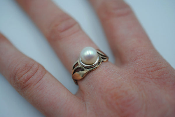 Two Tone Pearl Ring