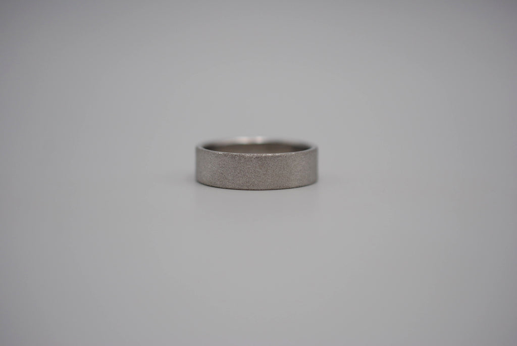 Ring Band: Stardust Texture and Rhodium Finish